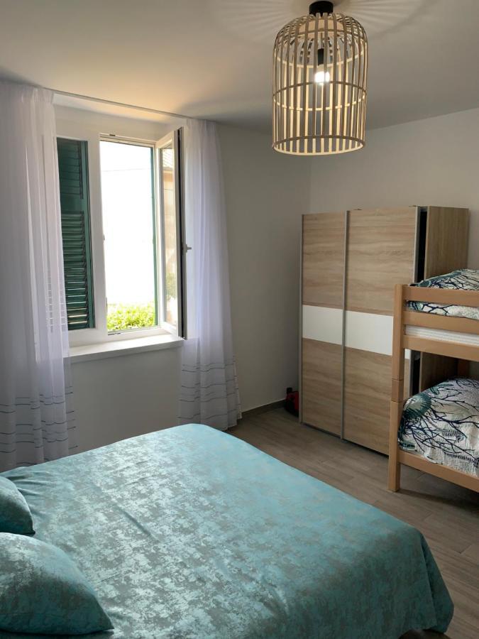 Apartman Viskovic Koromačno Екстериор снимка